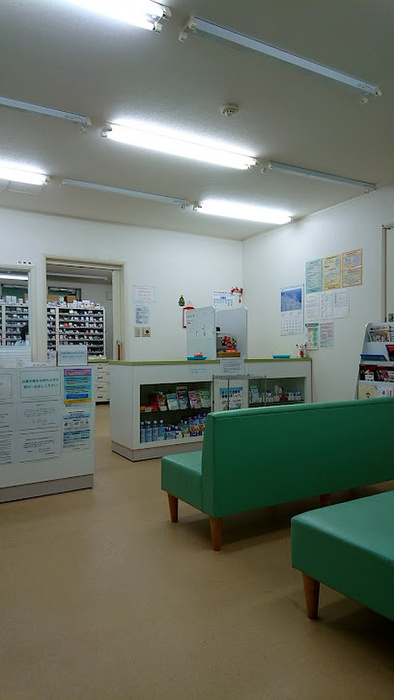 ドラックストア　つるまき調剤薬局（ドラッグストア）まで120m