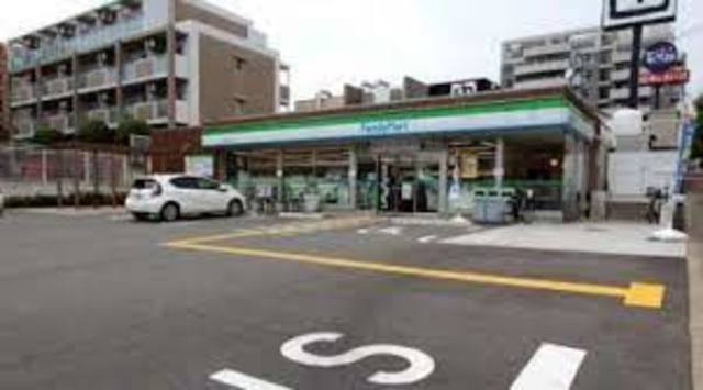 コンビニ　ファミリーマート吹田上山手町店（コンビニ）まで573m