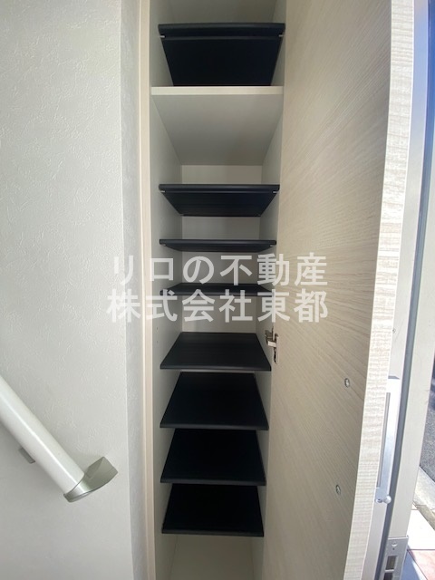 玄関　下駄箱付なので、玄関はいつでもスッキリ片付きます☆