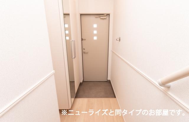 玄関　※同タイプ部屋の写真です。