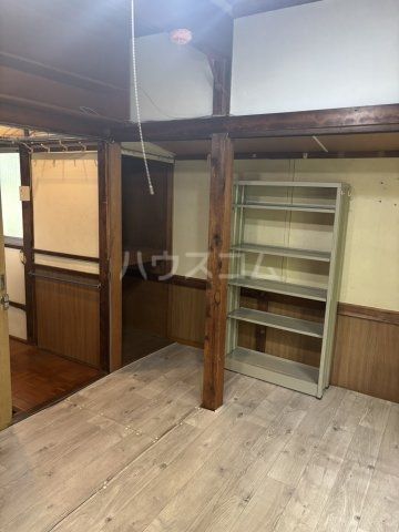 東急田園都市線 三軒茶屋駅 徒歩7分 2階建 築57年の居間写真