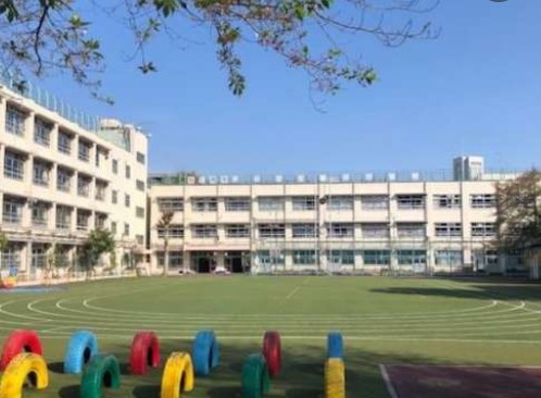 小学校　渋谷区立富谷小学校（小学校）まで628m
