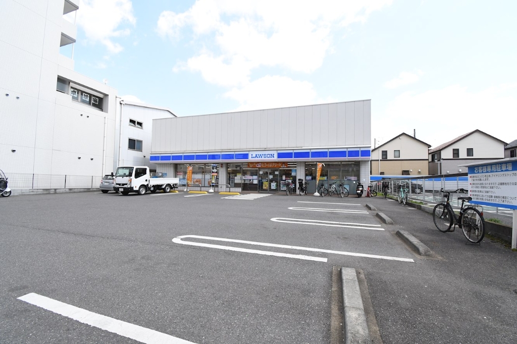 コンビニ　ローソン 谷在家駅前店（コンビニ）まで525m