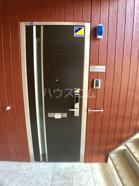 ルミエール Bの玄関写真