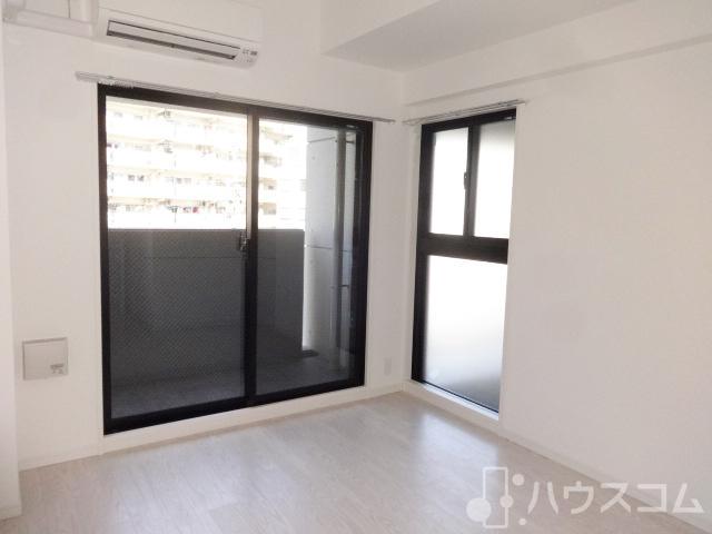 居室・リビング　２面採光なので明るいお部屋♪