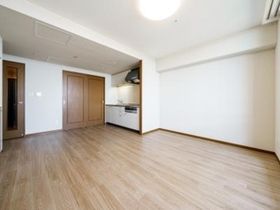 居室・リビング　こちらの居間で趣味の時間をお楽しみください