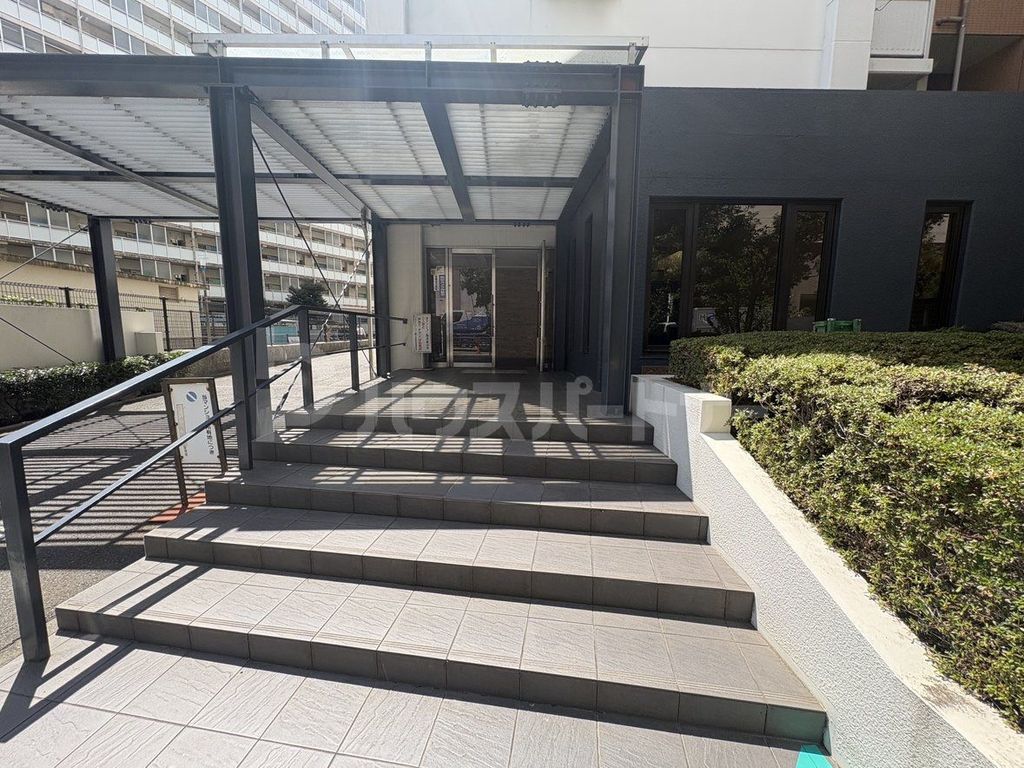 都営大江戸線 勝どき駅 徒歩8分 10階建 築40年の外観写真