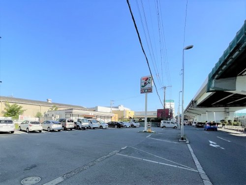 コンビニ　セブンイレブン 豊中利倉東2丁目店（コンビニ）まで819m