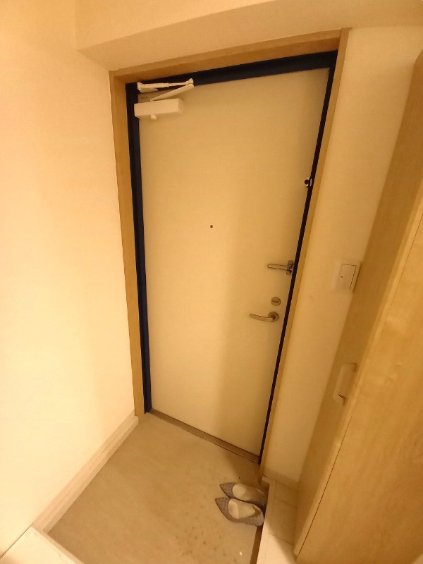 玄関　同建物別号室