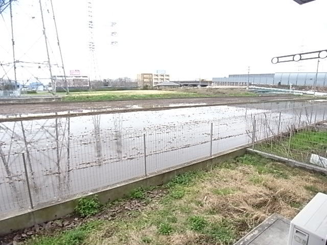 バルコニー　バルコニーからの眺めを楽しみながら食事をしませんか