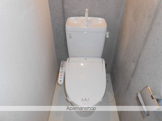 地下鉄谷町線 南森町駅 徒歩10分 9階建 築20年のトイレ写真