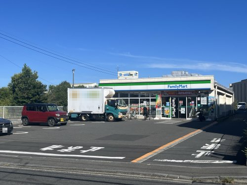 コンビニ　ファミリーマート 荏田西四丁目店（コンビニ）まで394m