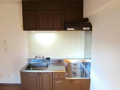 キッチン　室内写真は別部屋の写真です。