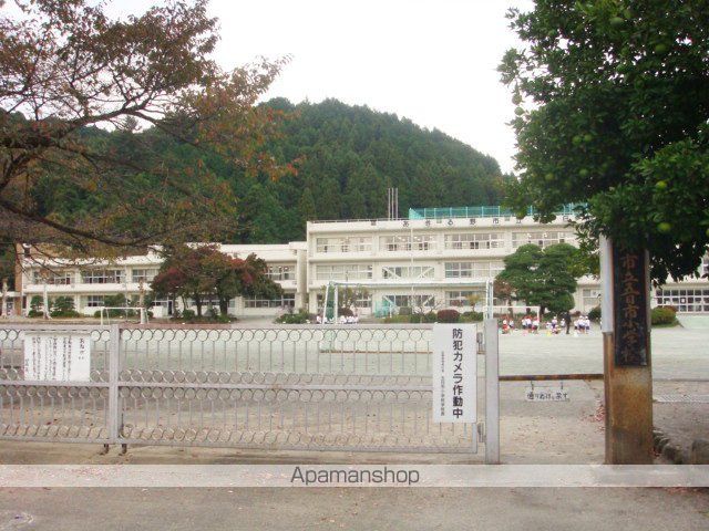 その他　五日市小学校（その他）まで100m