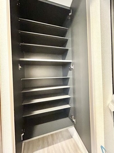 玄関　※別室の参考写真の為、現況優先です。