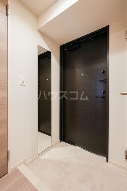 ロイジェント戸越銀座の玄関写真