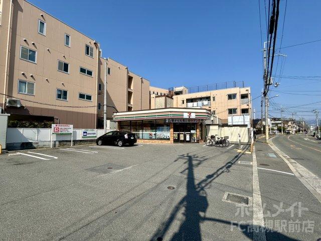 コンビニ　セブン-イレブン 高槻竹の内町店（コンビニ）まで824m