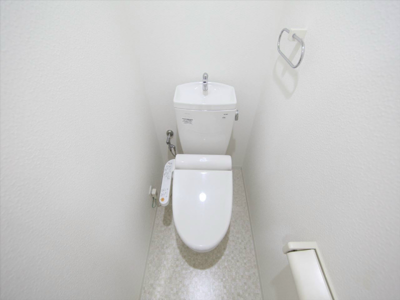 地下鉄鶴舞線 大須観音駅 徒歩2分 10階建 築15年のトイレ写真