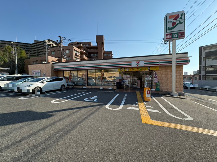 コンビニ　セブンイレブン豊中上新田4丁目店（コンビニ）まで500m