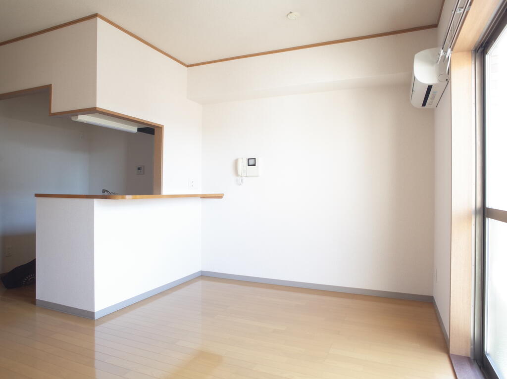 パラドールつつじヶ丘IIの居間写真