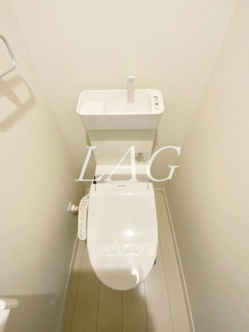 東急東横線 日吉駅 徒歩15分 2階建 築8年のトイレ写真