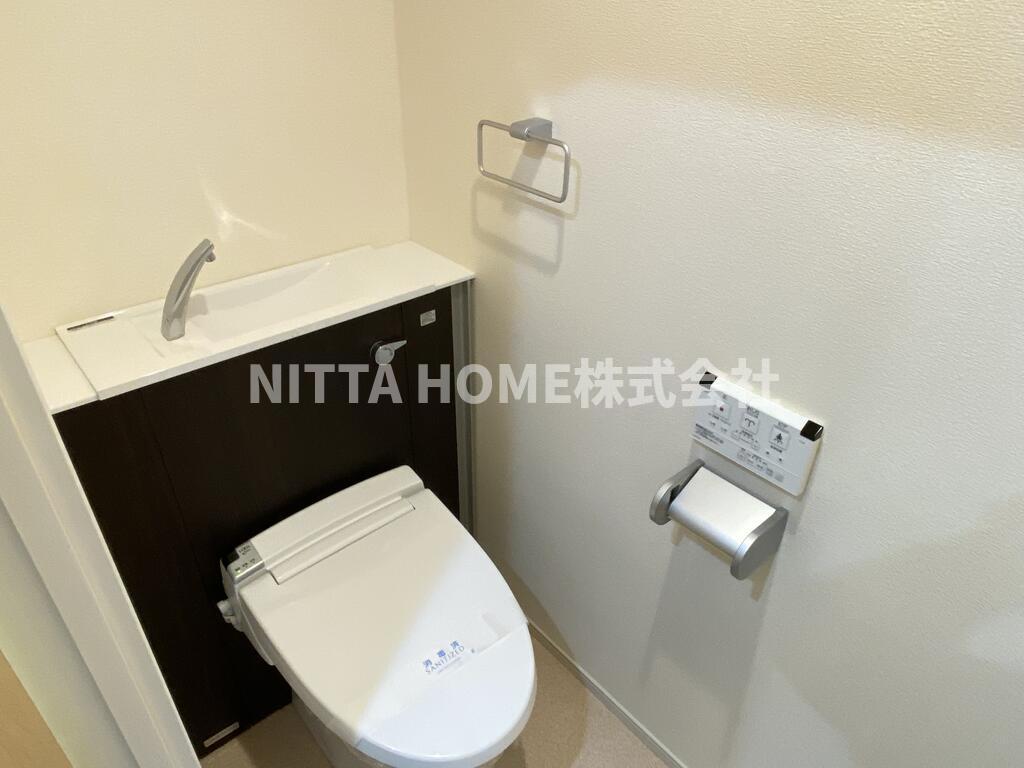 トイレ　お洒落なタンクレスのトイレです◇