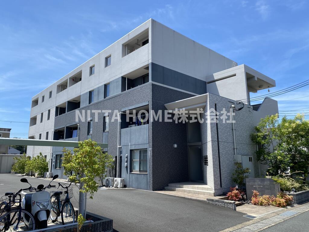 建物外観　鉄筋コンクリート造の４階建てマンションです＊