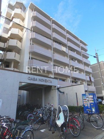建物外観　鉄筋コンクリート造７階建てマンションです