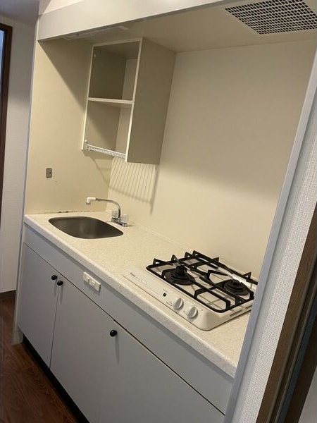 キッチン　※写真は同じマンションの違う部屋のものになります。