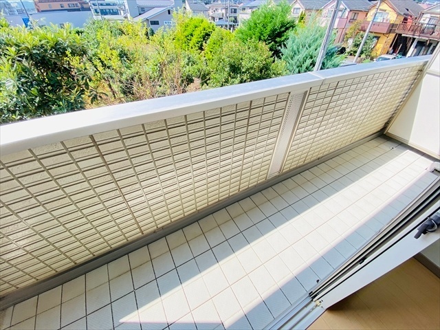 バルコニー　同一建物内２０２号室内装写真転載