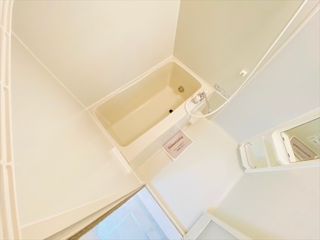 バス・シャワールーム　同一建物内２０２号室内装写真転載