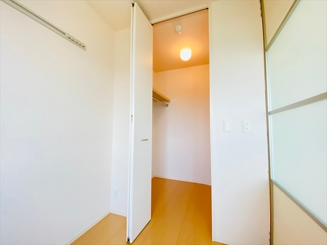 収納　同一建物内２０２号室内装写真転載