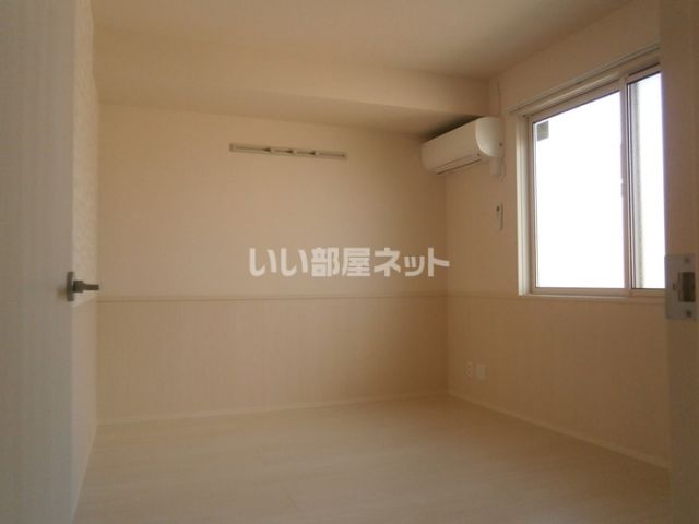 ルーチェ上町の居間写真