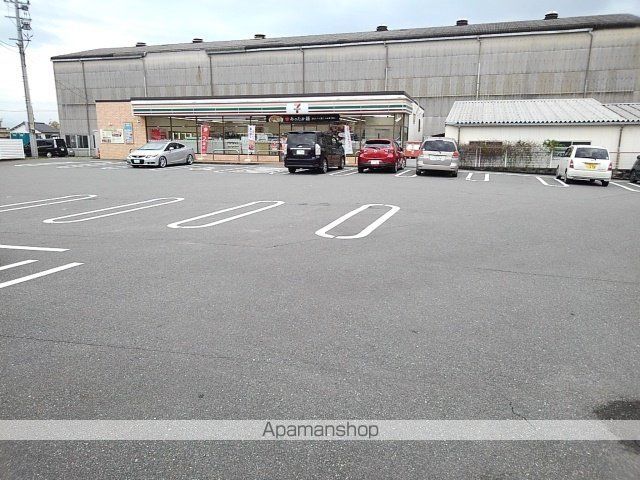 コンビニ　セブンイレブン久留米御井旗崎店（コンビニ）まで160m