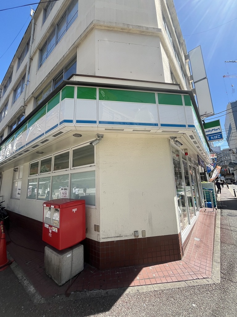 コンビニ　ファミリーマート天神三丁目店（コンビニ）まで183m