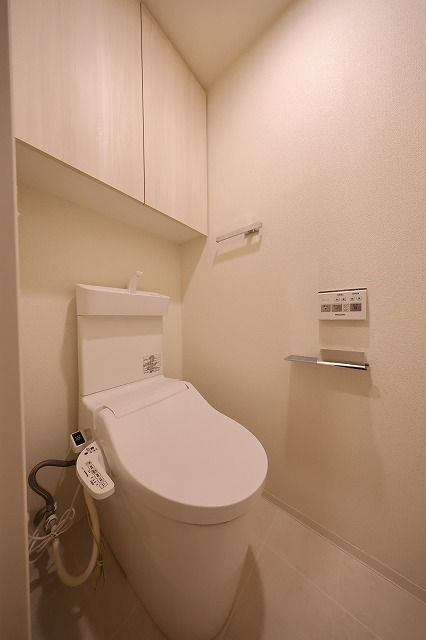 東京メトロ銀座線 表参道駅 徒歩13分 15階建 築7年のトイレ写真