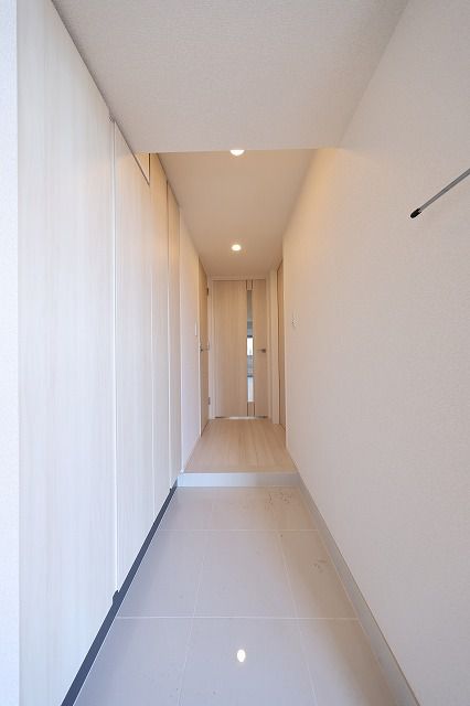 東京メトロ銀座線 表参道駅 徒歩13分 15階建 築7年の玄関写真