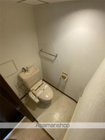 地下鉄七隈線 六本松駅 徒歩8分 6階建 築33年のトイレ写真