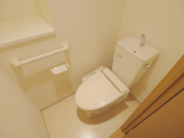 トイレ　※同じ間取りの別部屋のお写真です※