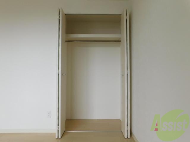 収納　たくさん服入ります