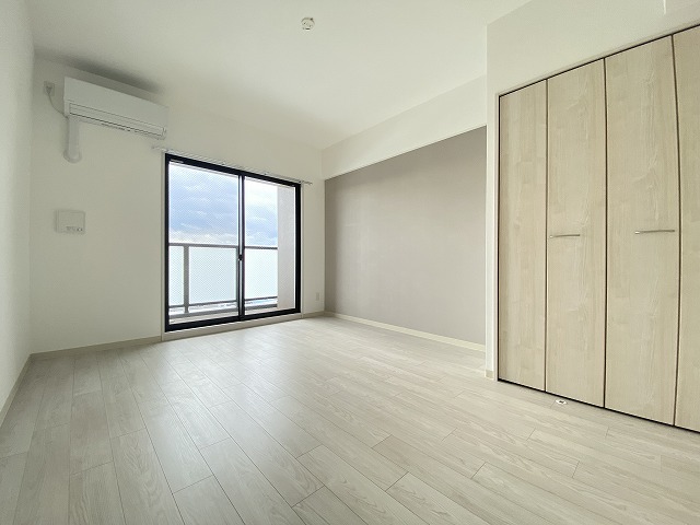 LIVIAZ KOBE CRESTの居間写真