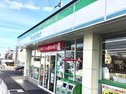 コンビニ　ファミリーマート栗東小平井店（コンビニ）まで594m