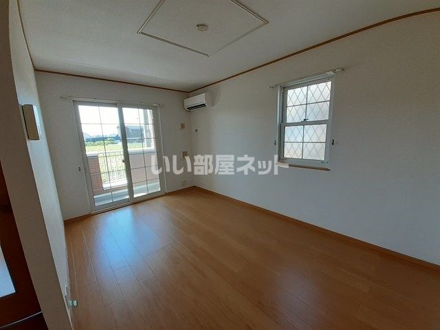 ミアマーユBの居間写真