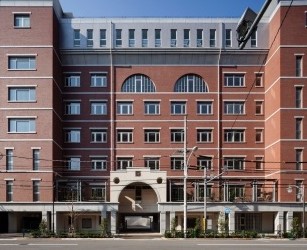 中学校　文京区立第六中学校（中学校）まで430m