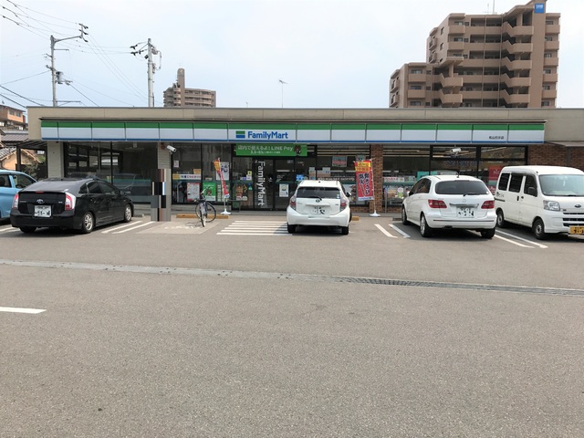 コンビニ　ファミリーマート松山石手店（コンビニ）まで72m