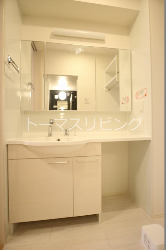 洗面設備　※同型タイプ参考写真