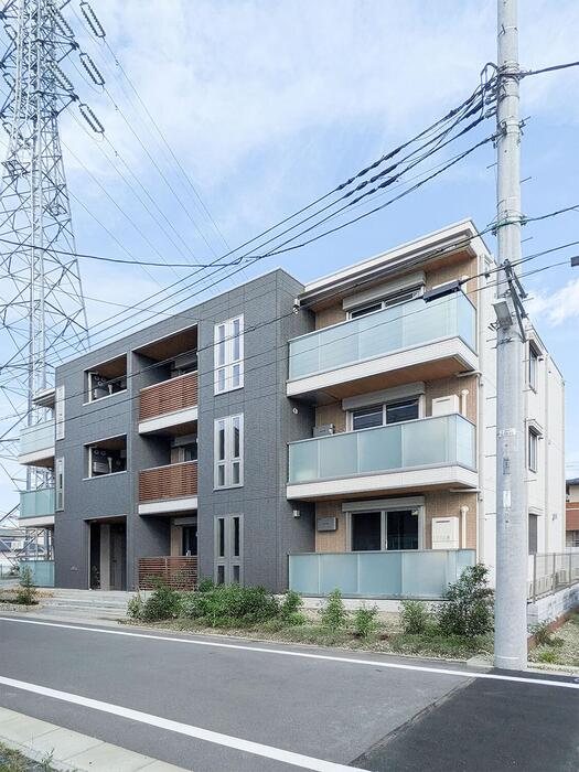 建物外観　つくばエクスプレス「六町駅」から徒歩7分☆