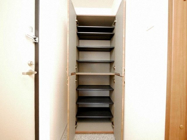 Harness南7条の玄関写真