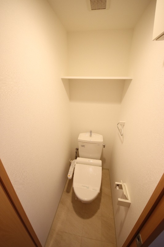 阪神本線 尼崎駅 徒歩5分 15階建 築13年のトイレ写真