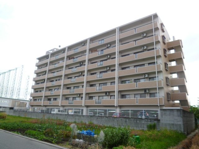 建物外観　落ち着いた雰囲気の外観です